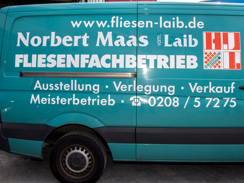 Fahrzeug vom Fliesen-Fachbetrieb Laib
